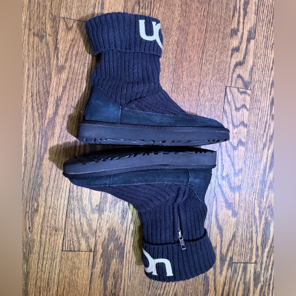 UGG classic knitted sock boots in black size 7 - Picture 4 of 9